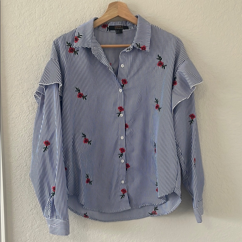 Forever 21 Long sleeved embroidered button down Sz: M